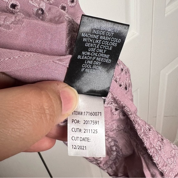 Torrid Challis Eyelet Border Cold Shoulder Top in elderberry blush pink … - Picture 12 of 16